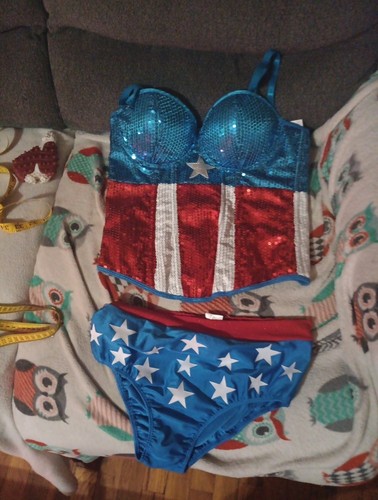 Wonder Woman Kostüm/Cosplay Outfit. sm/medium