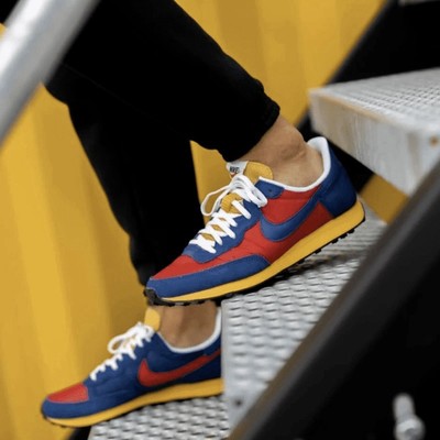 nike challenger og on feet