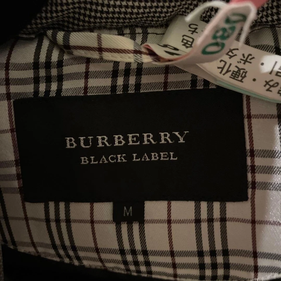 Chaqueta de Plumón Burberry Etiqueta Negra Gris Talla 36 Hombres Capucha de Piel Desmontable Buena Japón Foto 3 de 4