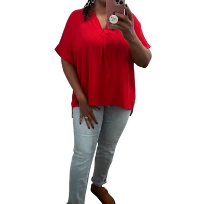 She + Sky pleat top in Red
