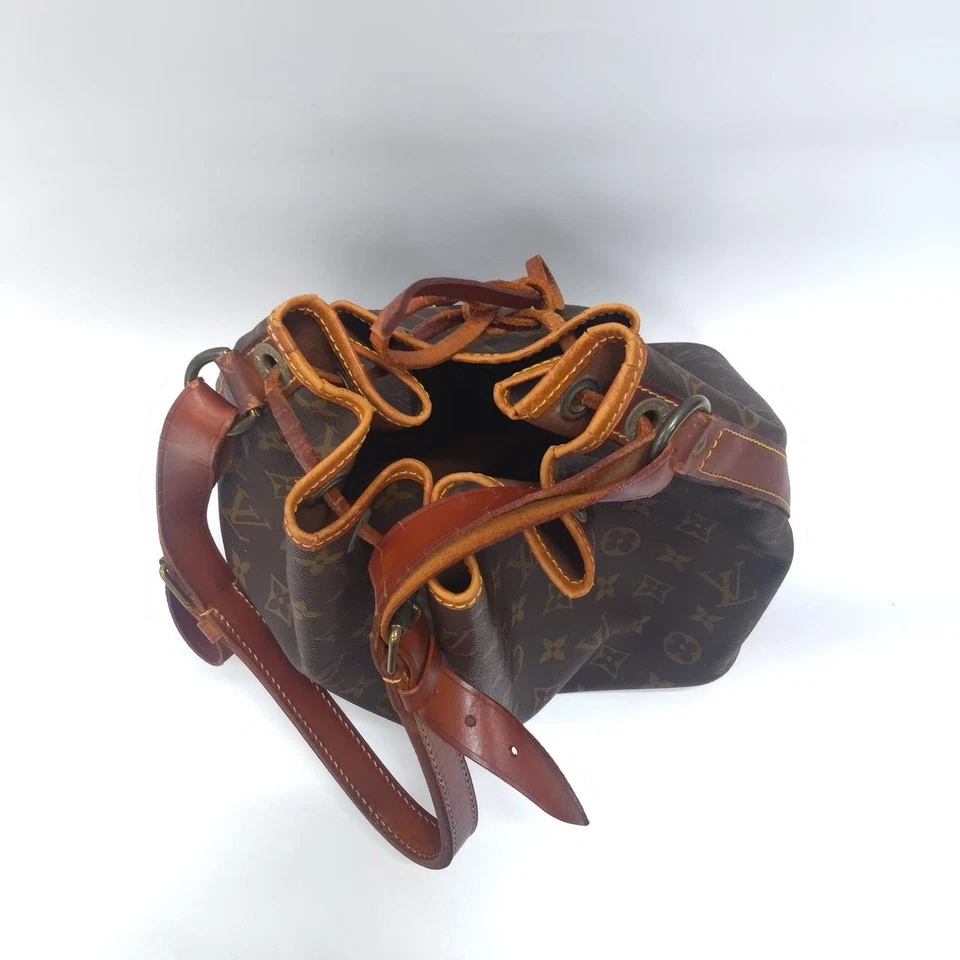 Louis Vuitton Petit Noe LV наплечная сумка коричневый монограмма ПВХ кожи золото оборудование - Изображение 3 из 4