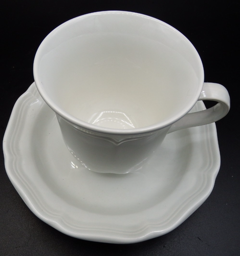 Juego de 4 tazas y platillos blancos Mikasa campo francés F9000 ¡EXCELENTE! - Imagen 2 de 2