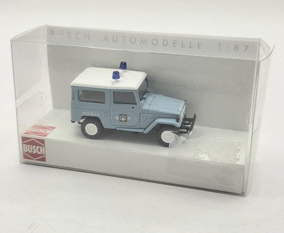 Toyota Land Cruiser Busch escala 1:87 policía en caja.  Foto 3 de 4
