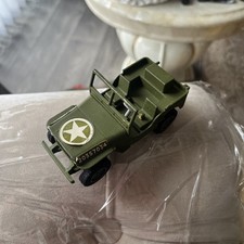Eleven 1970s Dinky Toys army vehicles, comprising a No. 612 Commando Jeep, a No. 618 AEC Arctic tran