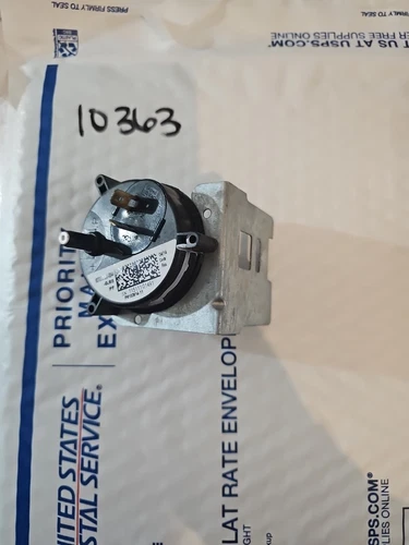 Lennox Armstrong Ducane 103614-11  11U64 Furnace Air Pressure Switch