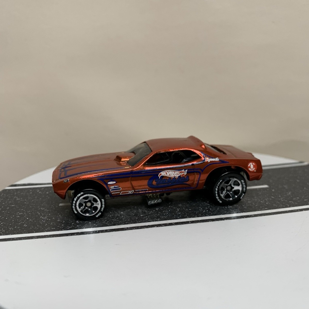 ホットウィール Plymouth Barracuda スネーク　ファニーカー Hot Wheels Classics Plymouth Barracuda Funny Car Snake Orange