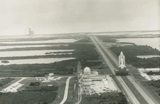 A23 A2336 – Space Shuttle Columbia Transported to Launch Pad, Cape Kennedy NASA