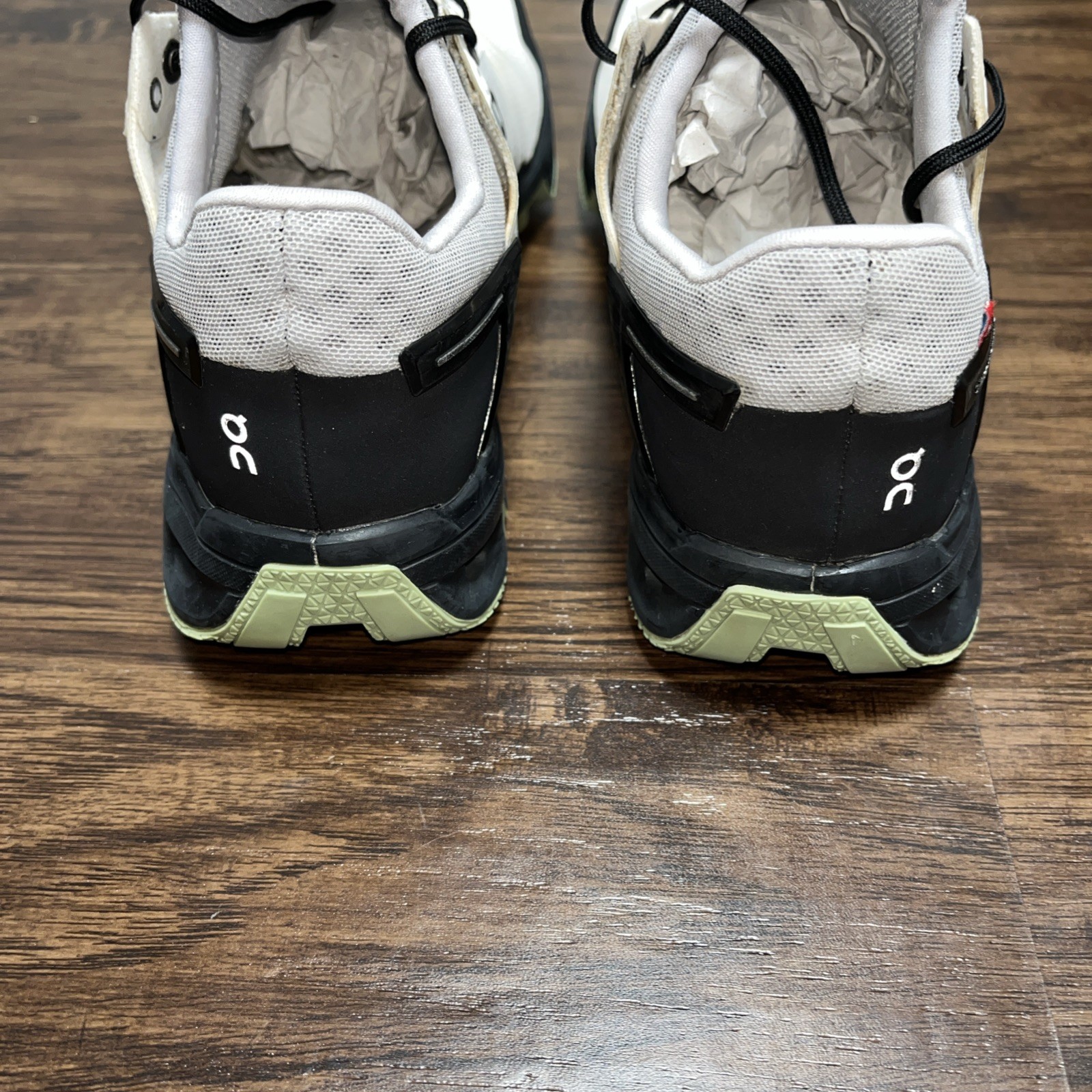 On Cloud Running CloudVenture Trainers Womens Pea… - image 4