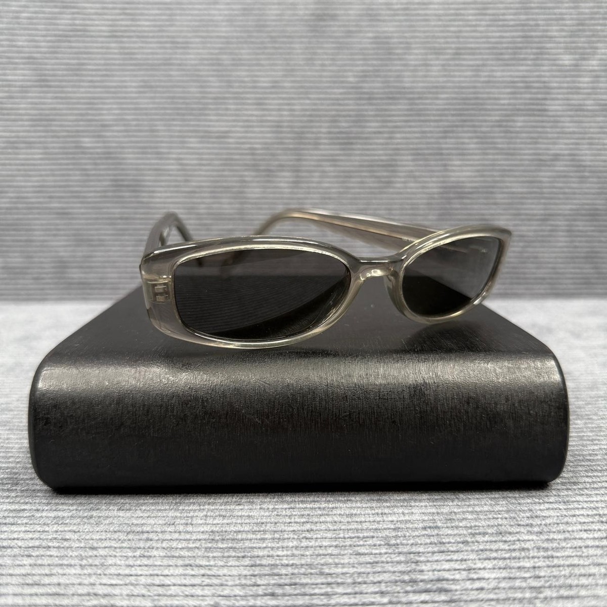 Guess Polarized Y2k Sunglasses GU 6106P CRY-3 Translucent Grey