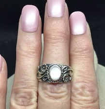 Vintage Sterling Silver 925 Chunky Mother of Pearl Floral Ring Sz 8.25 Y1834