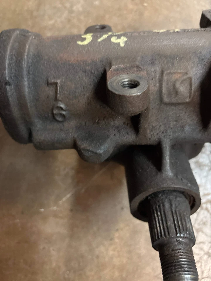 4-Hole, Stub Shaft, 3 1/4 Turns, #76 Steering Gear Box for Jeep SJ. YJ (80-95) - Image 2 of 3