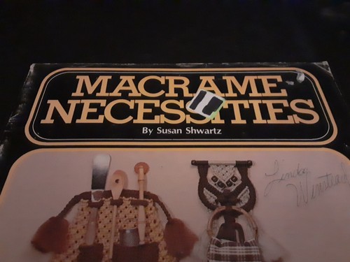 Macrame Necessities By Susan Shwartz #7421 Plaid Enterprises, Inc., 1980 - Picture 3 of 6