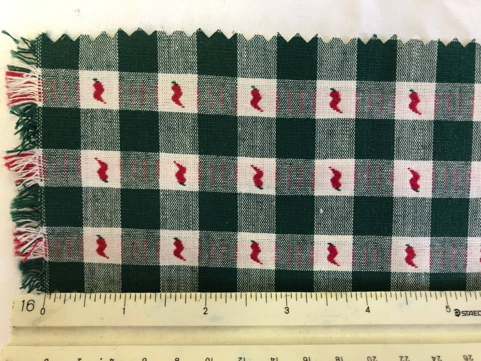 Chili Dobby Guinga Verde y Blanco - Chile Rojo - 100% Algodón - Pieza de 10 Yardas Foto 3 de 3