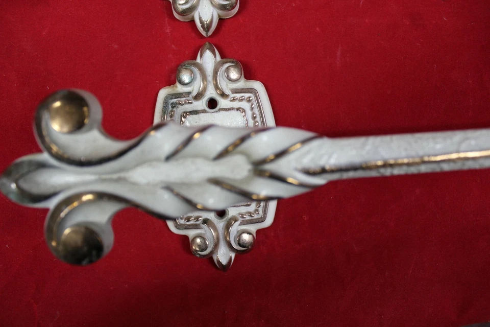 Matching 5pc Bathroom Fixture set Art Deco Antique early mid century Pre war 5pc - Image 2 of 4