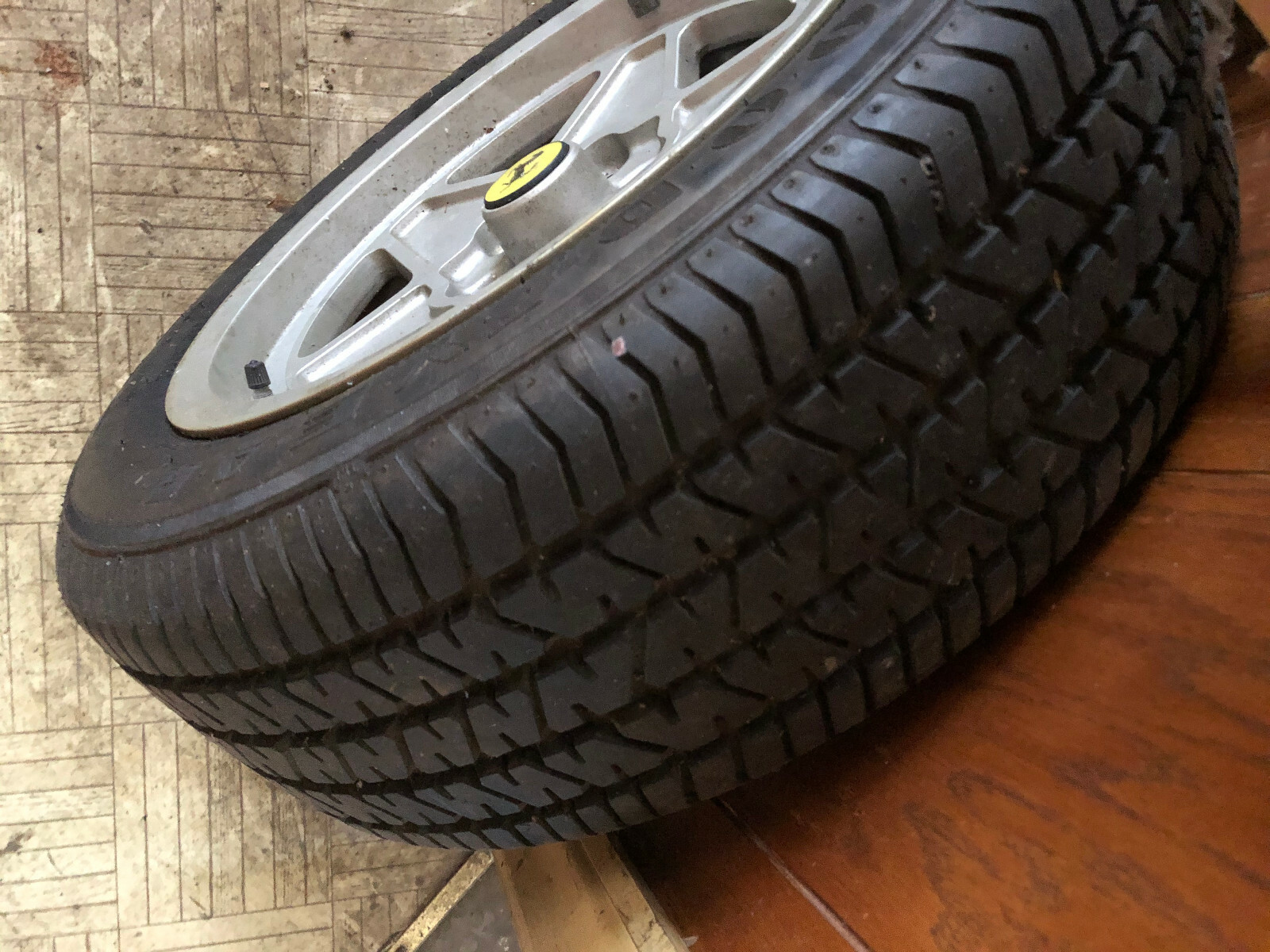 Ferrari 308 original tire and wheel