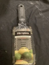 Microplane Fine Grater Zester With Cover