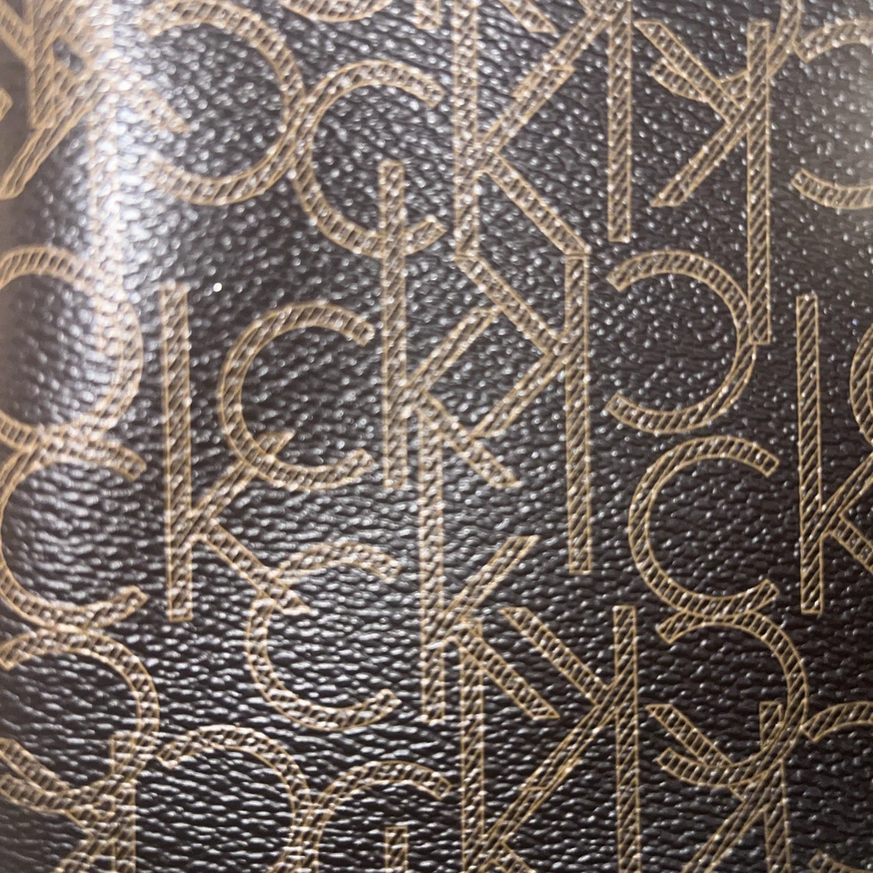 Calvin Klein monogram crossbody bag - Image 2 of 4