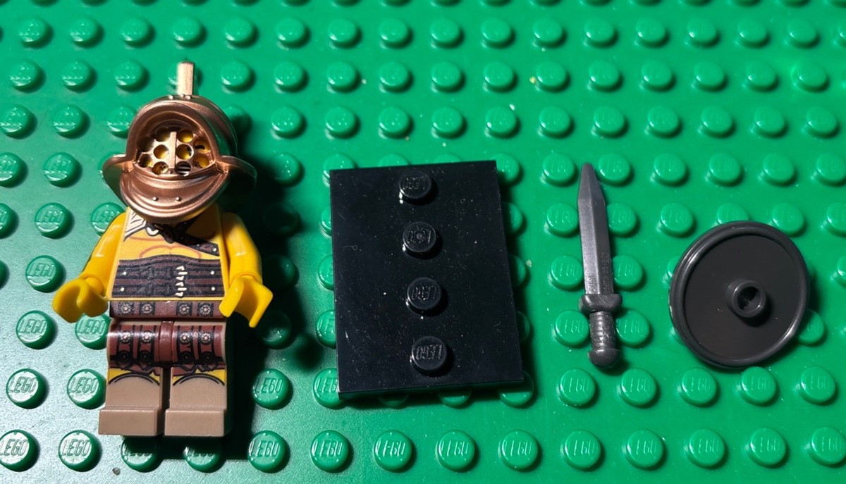 Lego Minifigure Series 5 Gladiator Sword Helmet 8805 CMF | eBay