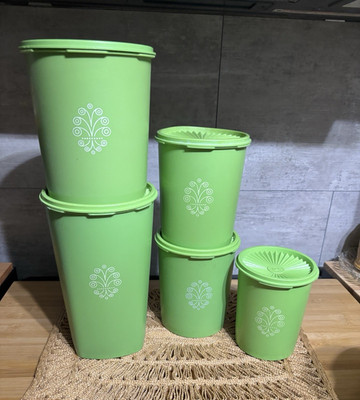 Tupperware Round Plastic Food Storage Containers Set of 5, Reusable Snap Lids