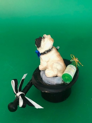 Vintage Mops Hund bereit für Silvester mit Zylinder Champagnerrohr Miniatur Figur - Bild 3 von 7