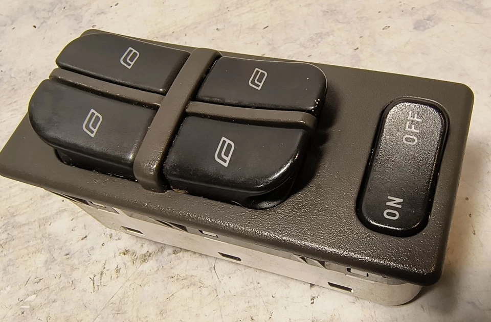 Saab 9-5 Turbo 航空电源窗口开关包 4616082 99 00 01 02 03 04 05 06 07  — 第 4/4 张图片