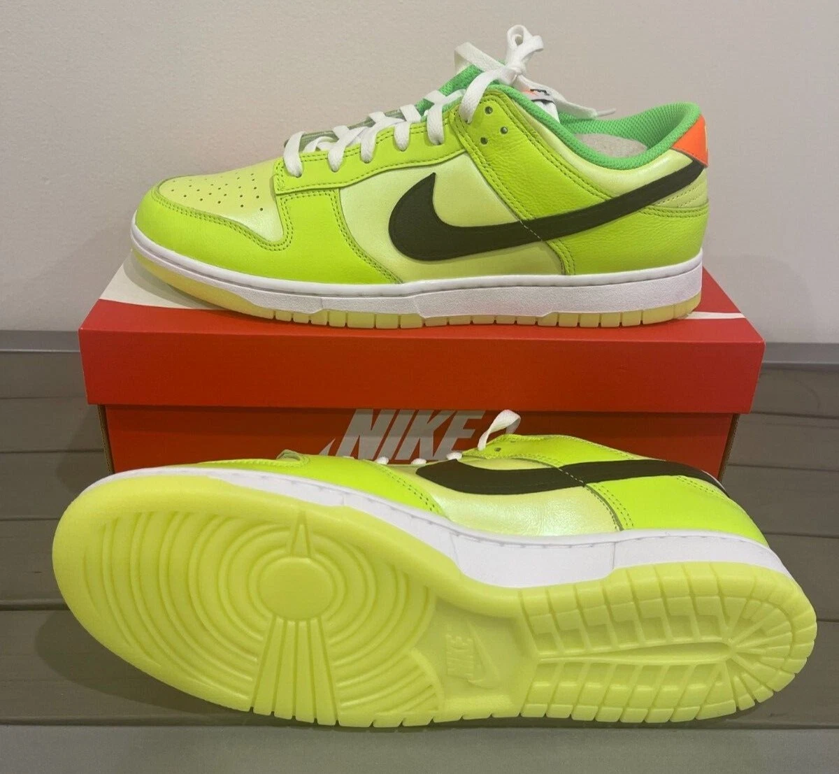 Nike Dunk Low SE Splash Volt 'Glow-in-the-Dark' - Size 11.5 NIB