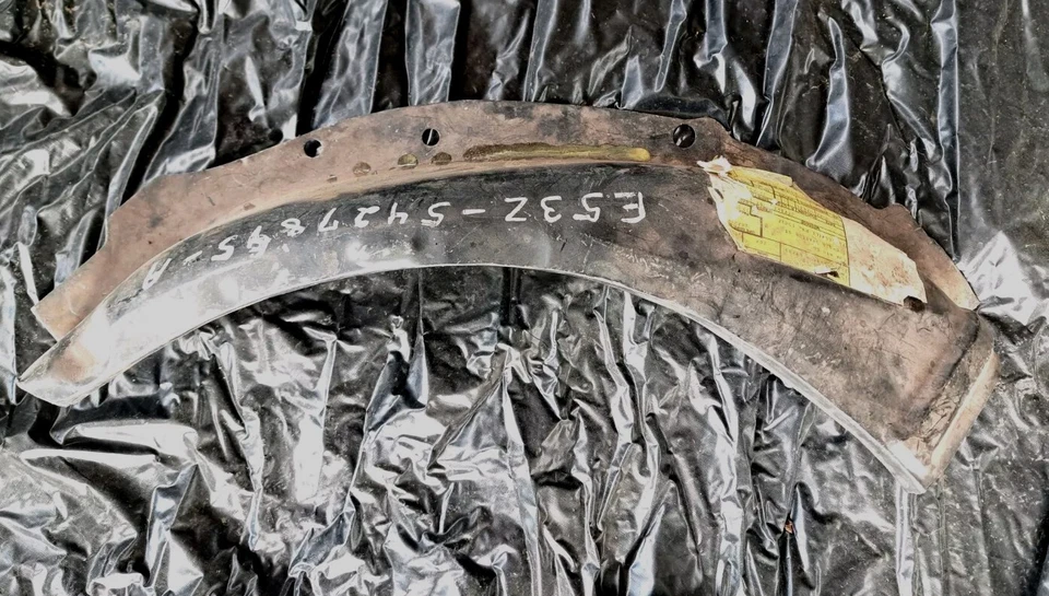 Guardabarros trasero izquierdo topacio mercurio topacio trasero izquierdo nuevo de stock Ford Tempo exterior Foto 2 de 4