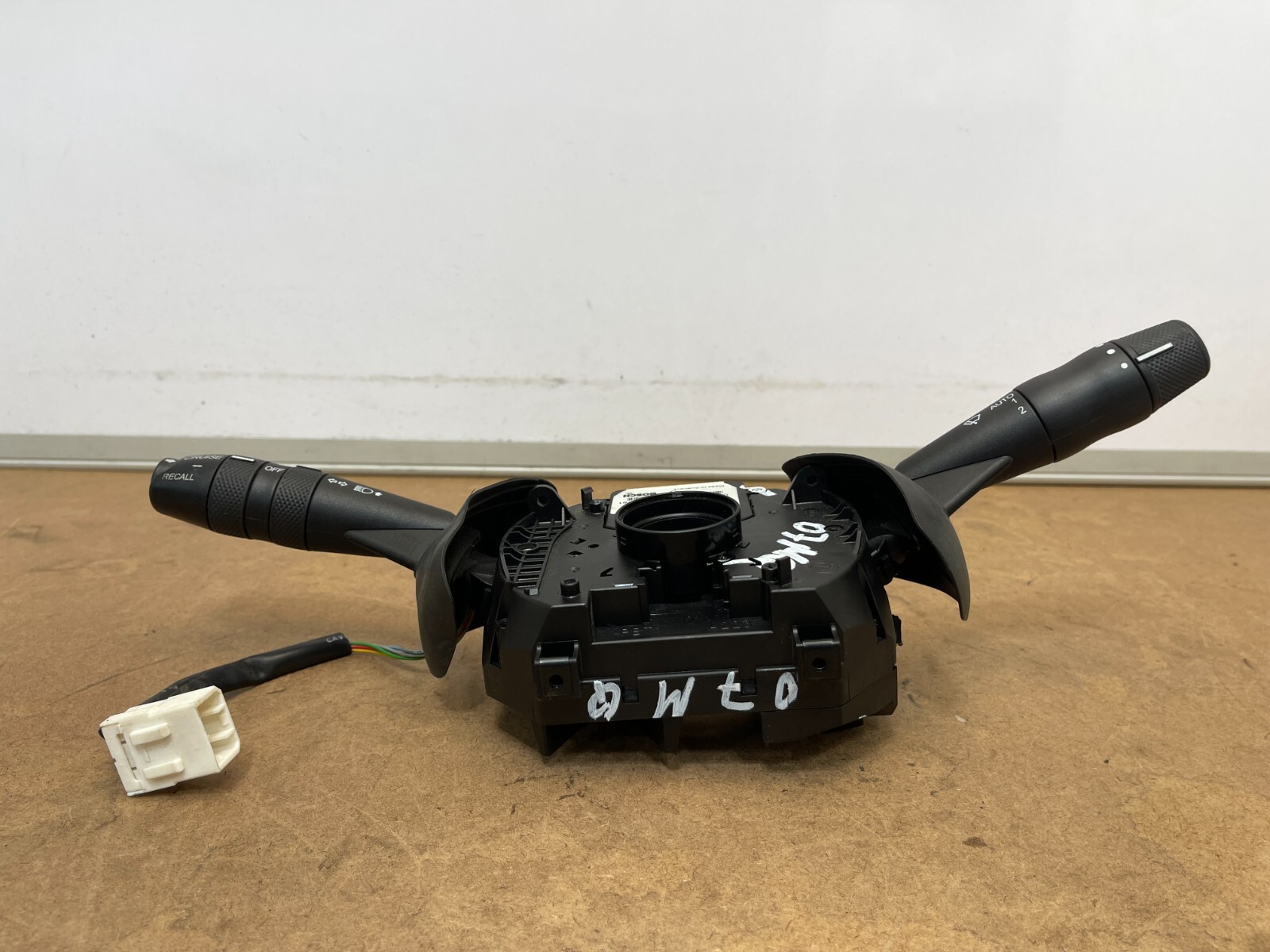 2007 Maserati Quattroporte M139 STEERING COLUMN WIPER TURN SIGNAL SWITCHES OEM
