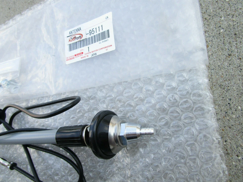 SE ADAPTA A: 79 - 83 TOYOTA PICKUP BASE POSTE PILAR ANTENA MANUAL CON SOPORTE OEM NUEVO Foto 3 de 4