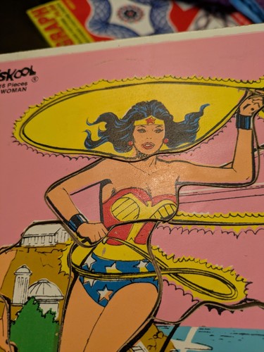 Vtg Playskool 1976 Wonder Woman Wood Board Puzzle Adventure DC Comics Complete - Picture 6 of 9