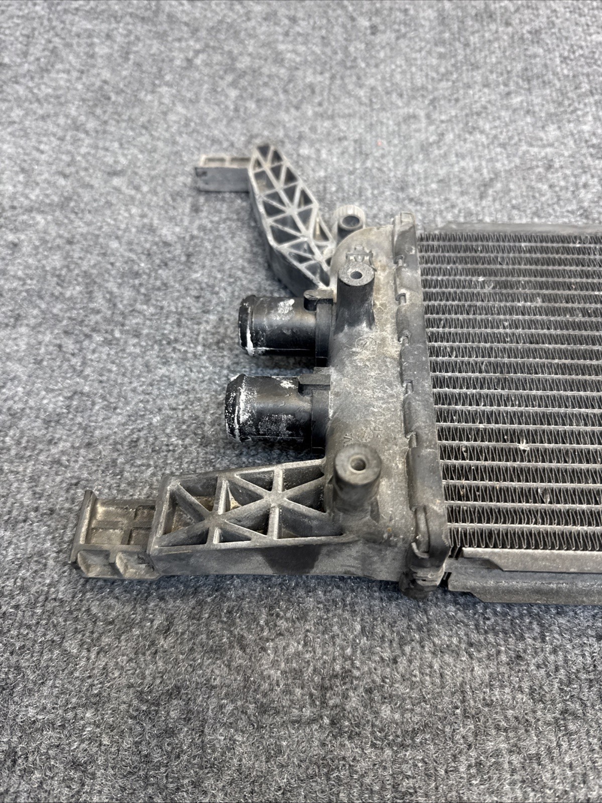 14-22 Maserati Ghibli Front Engine Secondary Water Cooler Radiator 670009821 OEM