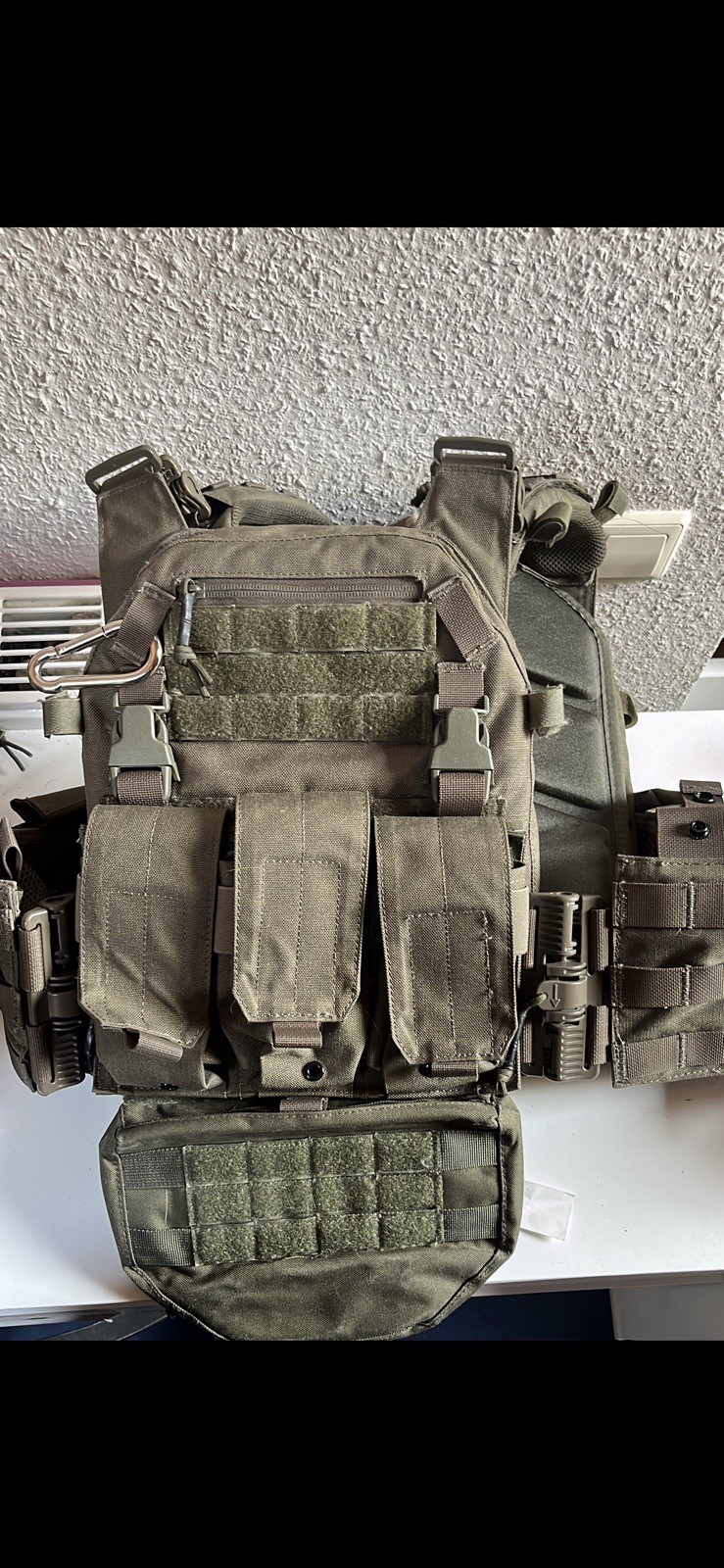 Weste/Plattenträger olivgrün mit Magazintaschen Molle Rucksack