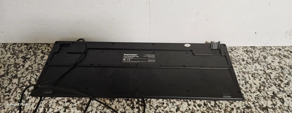 Beavers Keyboard Tested Works Great  Missing One Clip Stand . - Image 3 of 4