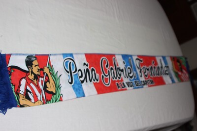 Peña Gabriel Fernández Schals: A La Voz Del Capitán Insignia Atlética Scarf