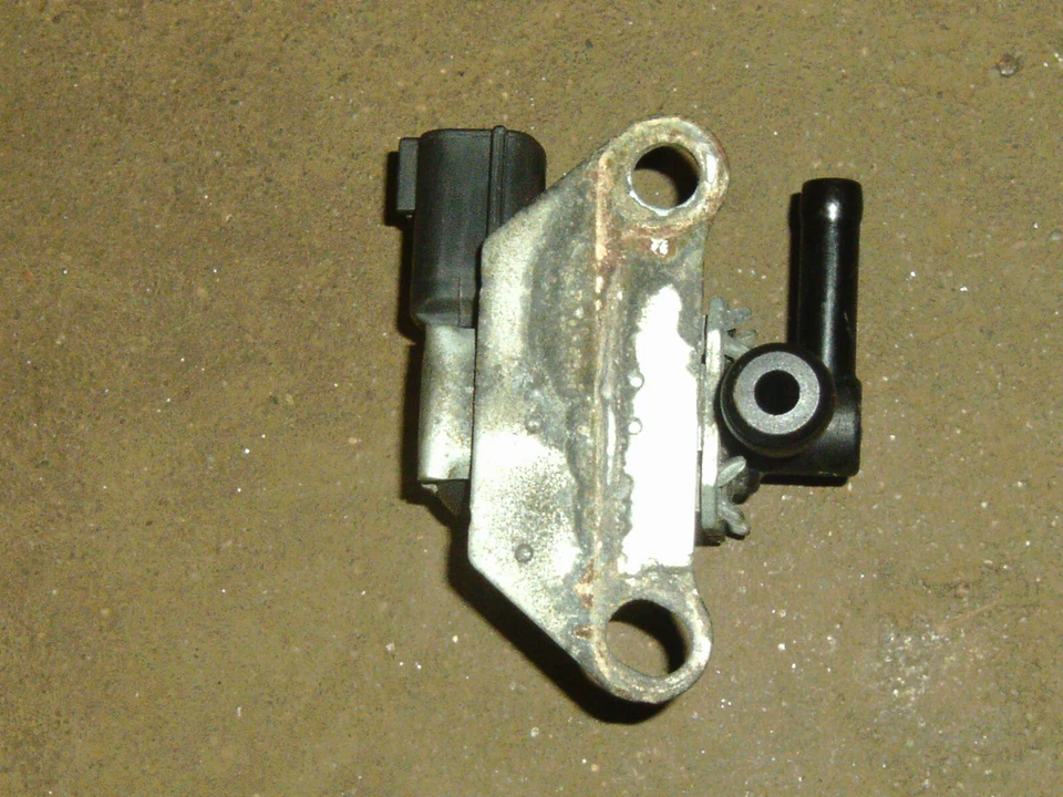 Solenoide de purga de bote de vapor 14930-EN200 Nissan Versa 2007-2012 K5T46695 cubo Foto 4 de 4