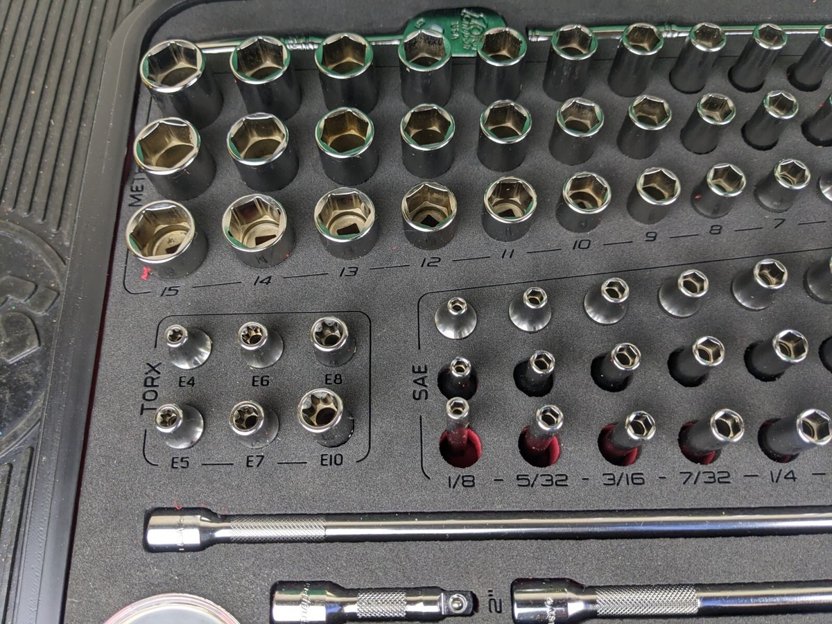 1/100MGPMX-003THE-0。 ZSPEC 300ZX (Z32) Window Switch Finisher - RH