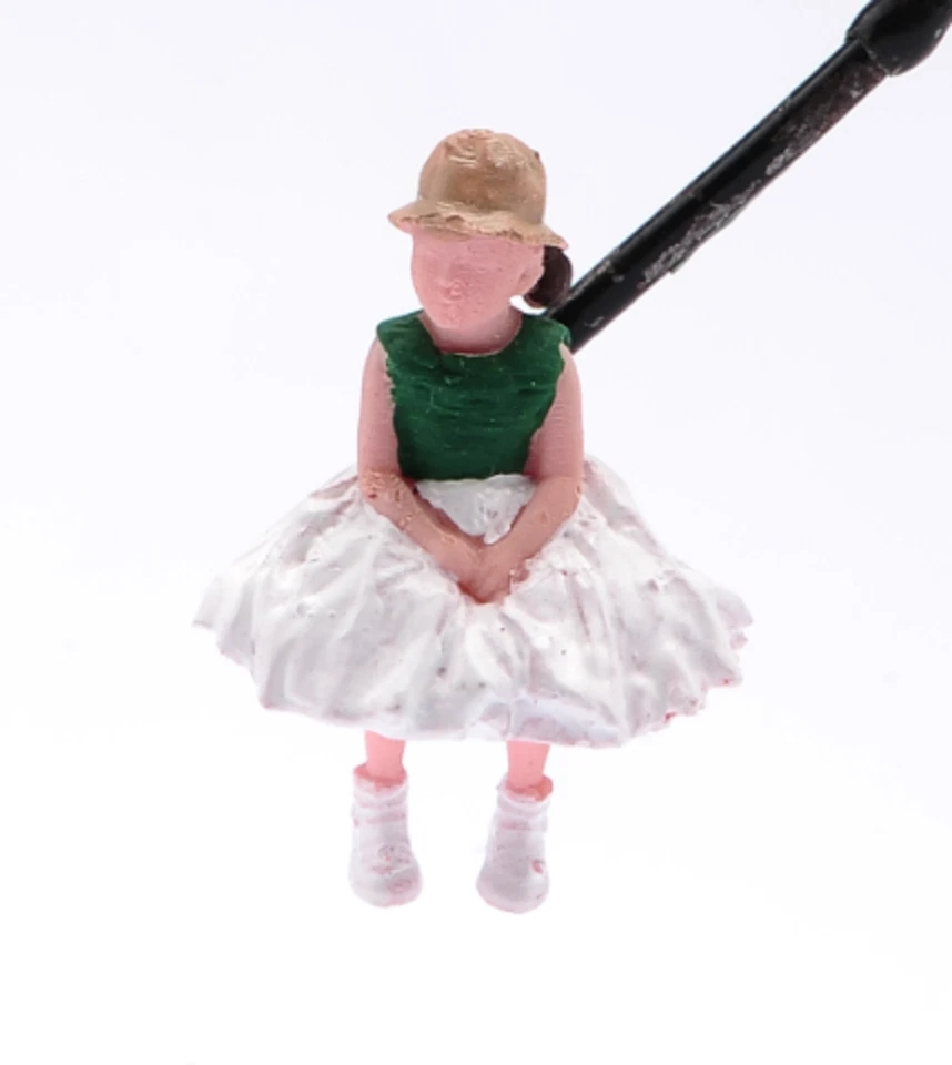 1/18 1/24 1/43 1/64 1/87 Little Girl Wearing A Hat Painted Miniature Toy - Image 3 of 3