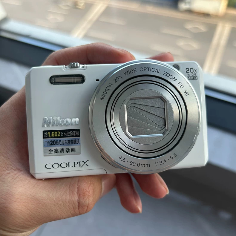 カメラ Nikon COOLPIX S7000 ホワイト 16.0メガピクセル