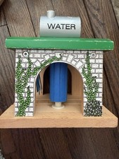 Thomas  Friends Wooden Train Accessory - Sodor Engine Wash 5x6x6" - Good Cond