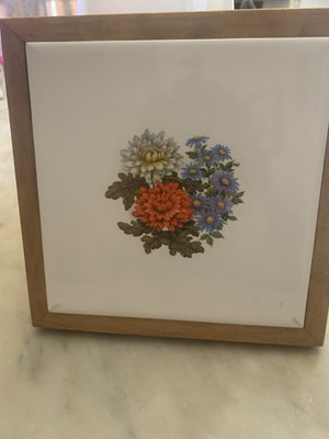 Dal-Tile Flower Tile Trivet Wooden Frame 7x 7 inches