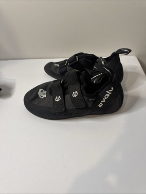 Evolv Trax-XT5 Rock Climbing Shoes. Black Double Strap. Mens  7. Plus Chalk Bag