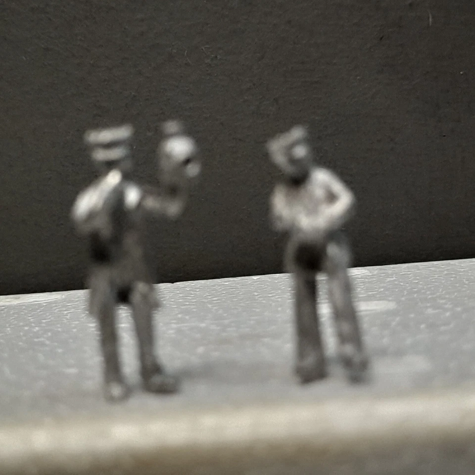 Metal Railway Figures x6 1950s Station Staff OO 1:76 4mm HO Made in England - Image 4 of 4