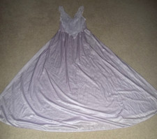 Vtg 9290 Lt Purple Olga Bodysilk Nightgown Stretch Lace Top  112  Sweep, Sz M