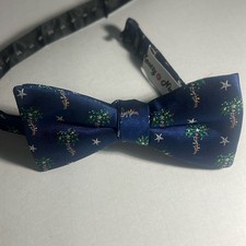           Knotty  nice bow tie Christmas festive