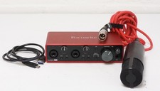 Focusrite Scarlett 2i2 Studio 3a generazione interfaccia audio con microfono e cavi