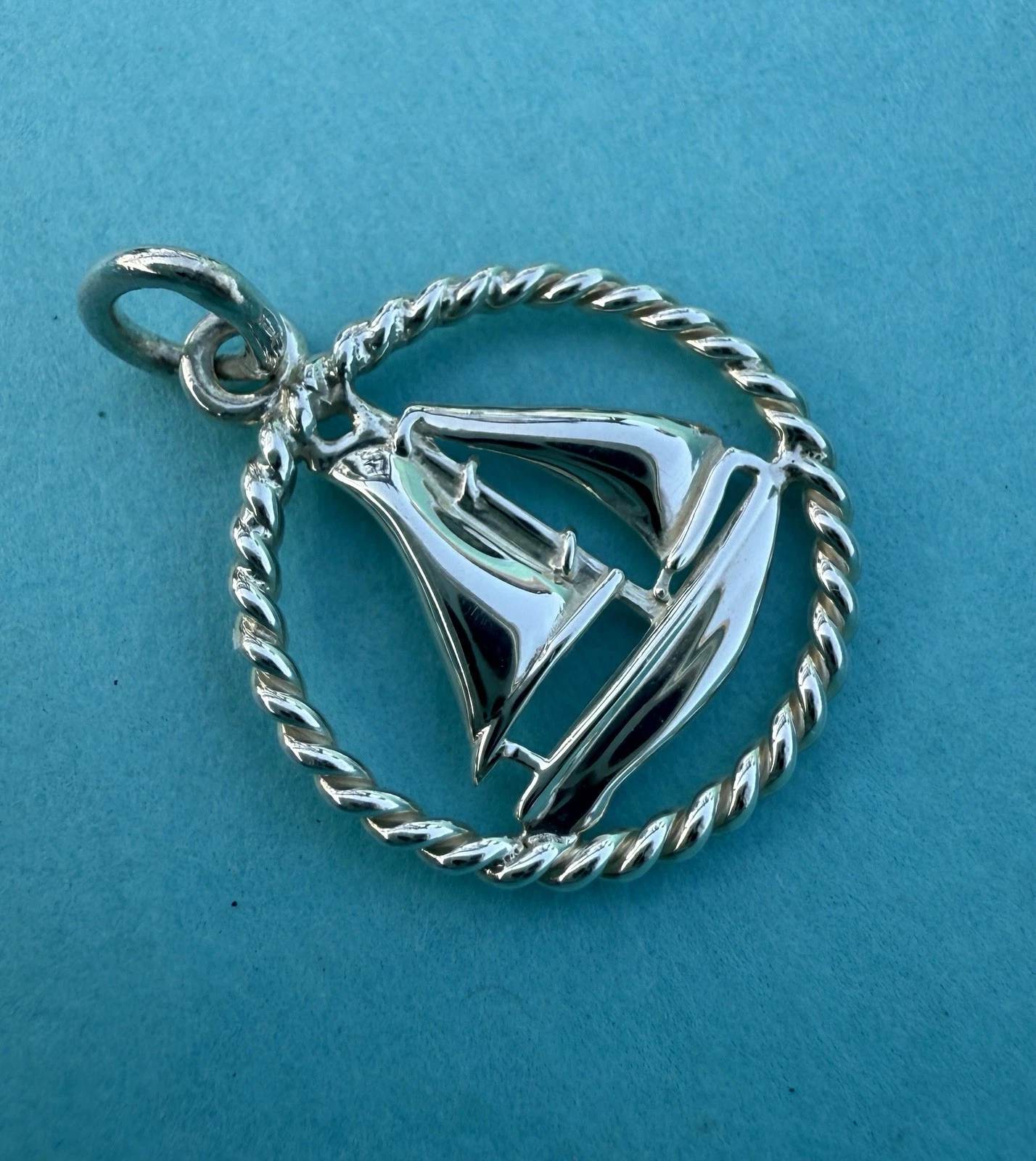 TIFFANY & Co. Sailboat Boat Twist Round Circle Silver Charm Pendant For Necklace