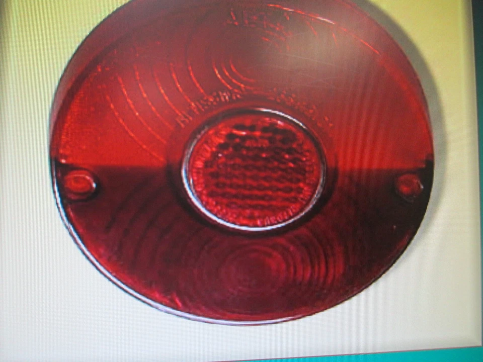 Reflector de luz trasera central Ferrari 275 GTB # TLT12R Foto 3 de 3