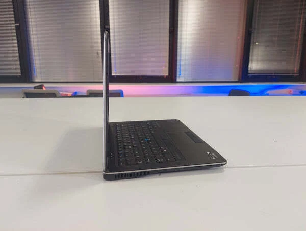 Genuine Fast Dell Latitude Used Laptop E7440 4GBRAM 128GBSSD Intel Core i7 - Image 3 of 4