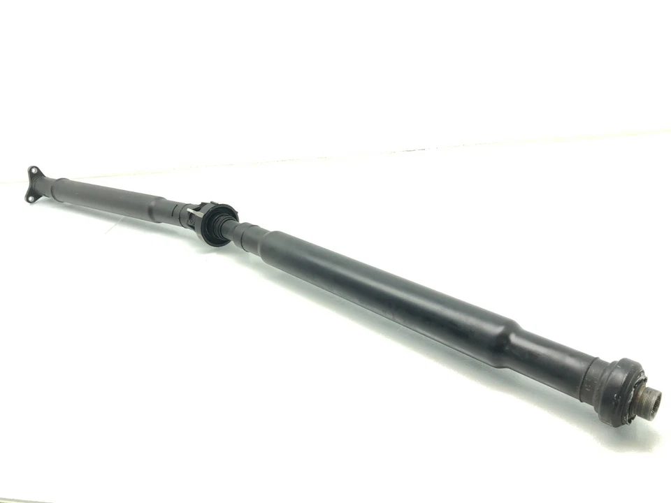 BMW 740I 2016-2019 tracción trasera eje de transmisión OEM. Foto 2 de 4