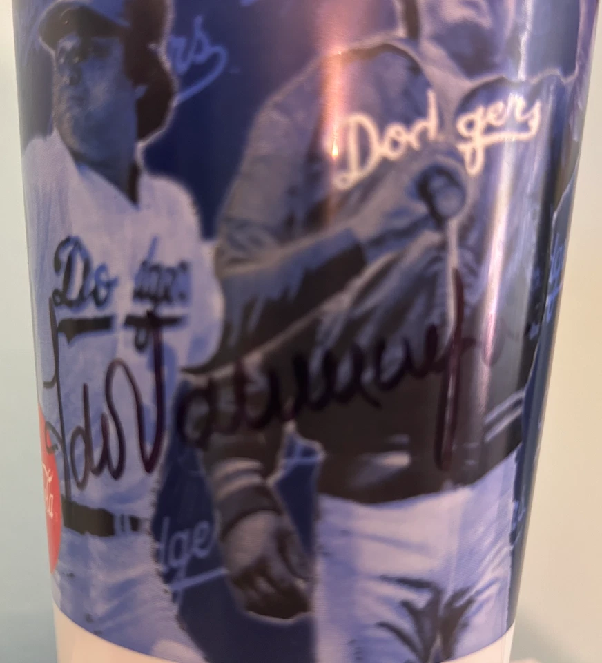 Signed Fernando Valenzuela LA Dodger Del Taco Coca Cola Super Big Gulp Cup 1990 - Image 4 of 4